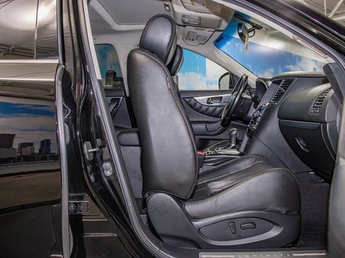 Used 2011 INFINITI FX35 Base w/ Premium Pkg image 21