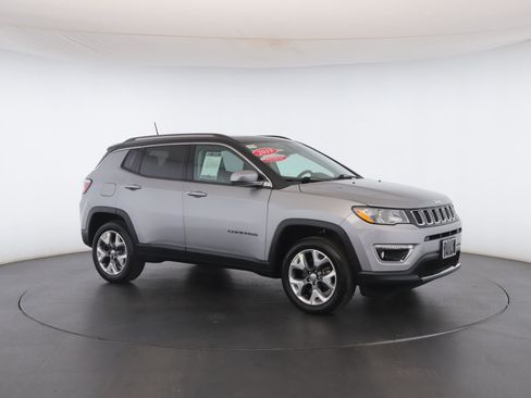 Certified 2019 Jeep Compass Limited w/ Safety & Security Group image 32