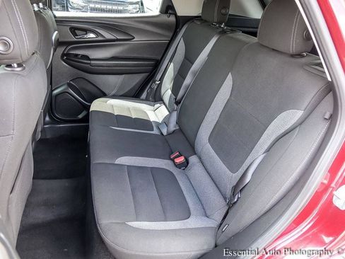 Used 2022 Chevrolet TrailBlazer LT AWD/4WD image 11