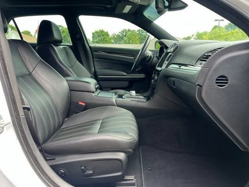 Used 2019 Chrysler 300 S w/ S Model Appearance Package RWD image 22