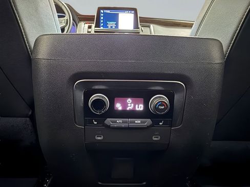 Used 2023 Chevrolet Suburban Premier AWD/4WD image 23