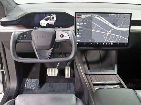 Used 2022 Tesla Model X image 14