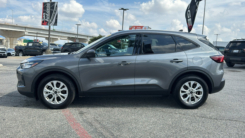 Used 2025 Ford Escape Active FWD image 4