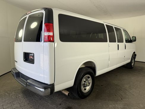 Used 2025 Chevrolet Express 3500 LT w/ LT Preferred Equipment Group RWD image 9