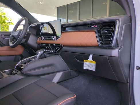 New 2025 GMC Canyon AT4 image 22