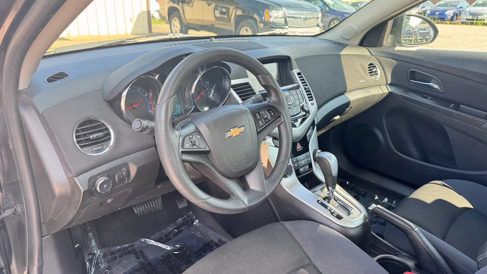 Used 2015 Chevrolet Cruze LT FWD image 19