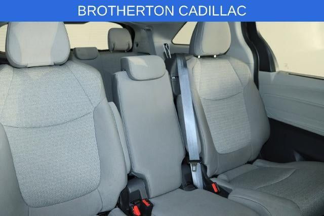 Used 2024 Toyota Sienna LE AWD/4WD image 23
