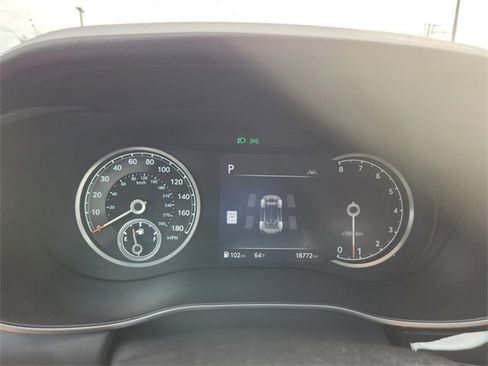 Used 2025 Genesis G70 2.5T image 9