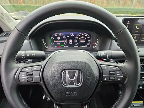 Used 2025 Honda Accord EX-L image 17