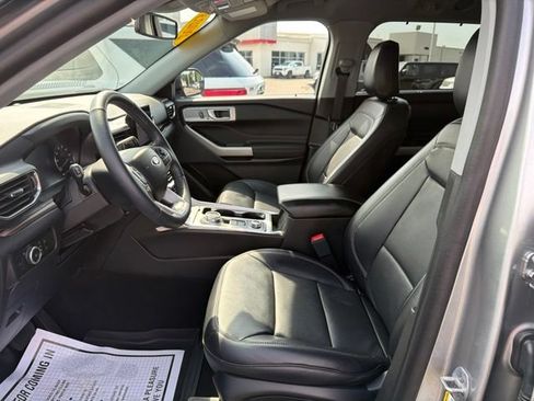 Used 2023 Ford Explorer Limited AWD/4WD image 21