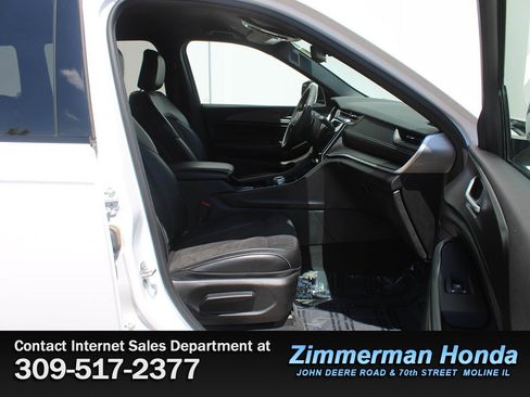 Used 2023 Jeep Grand Cherokee Altitude AWD/4WD image 18