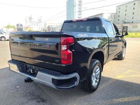 Used 2022 Chevrolet Silverado 1500 LT AWD/4WD image 8