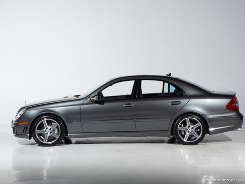 Used 2009 Mercedes-Benz E 63 AMG Sedan image 9