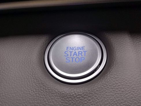 Used 2025 Hyundai Elantra Sport FWD image 28