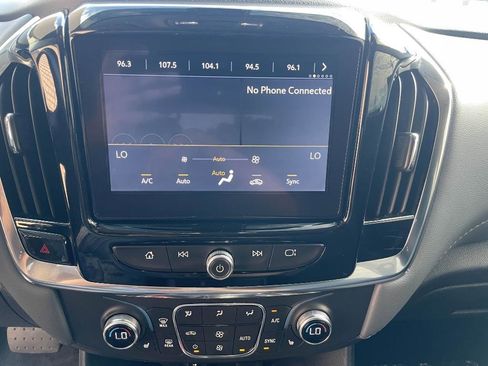 Used 2021 Chevrolet Traverse LT FWD image 11