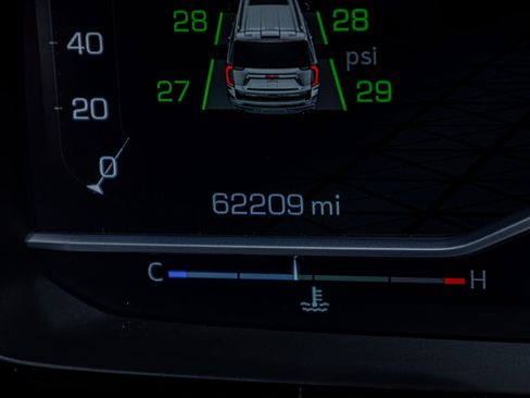 Used 2022 GMC Yukon XL Denali image 17