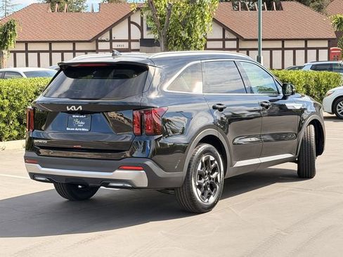 New 2026 Kia Sorento S FWD image 4