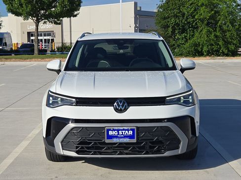 Used 2025 Volkswagen Taos SE image 9