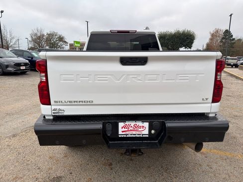Used 2023 Chevrolet Silverado 2500 LT w/ Convenience Package image 6