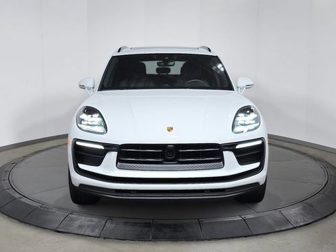 Certified 2026 Porsche Macan AWD/4WD image 10