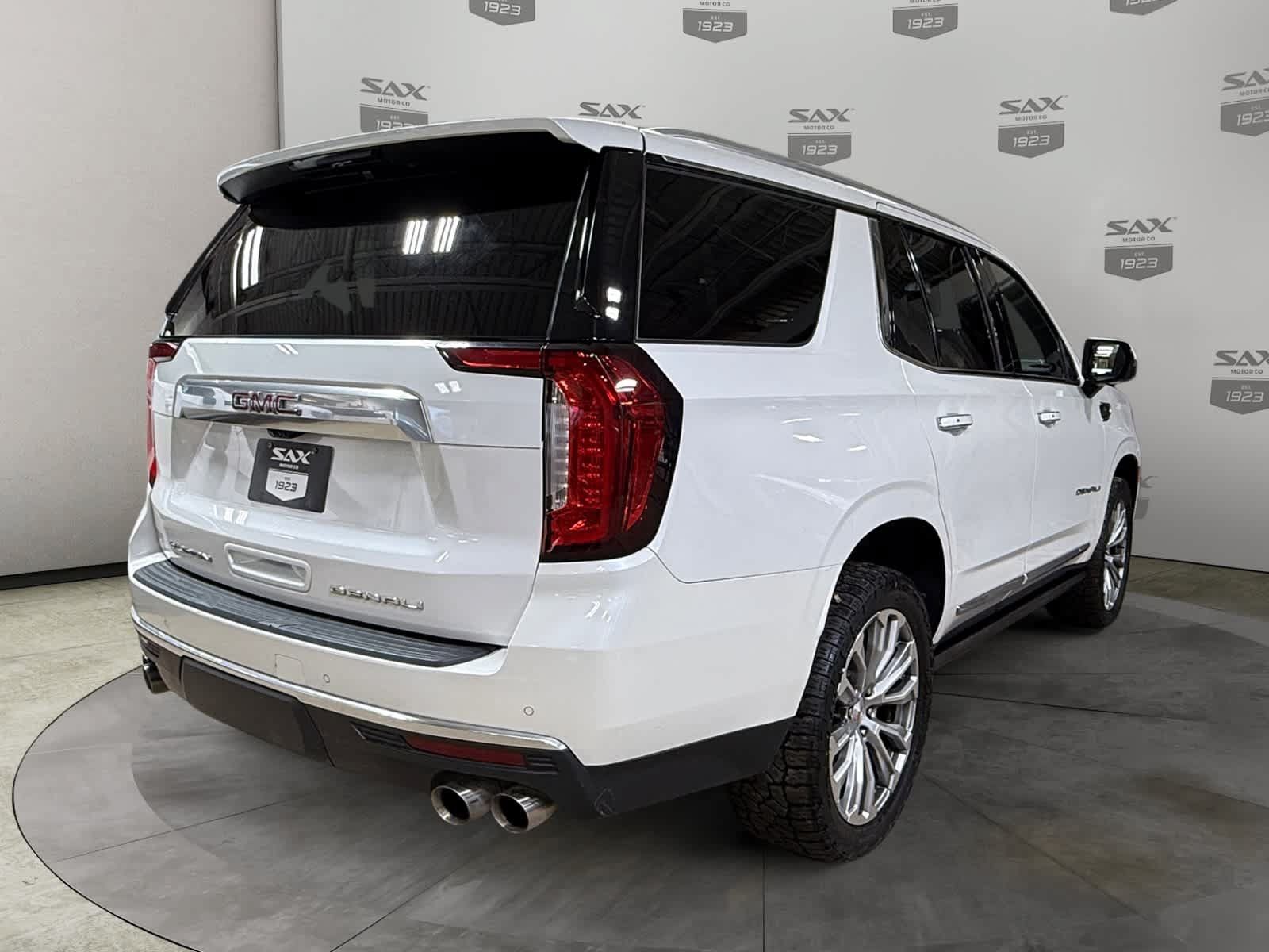 Used 2021 GMC Yukon Denali w/ Denali Premium Package AWD/4WD image 5