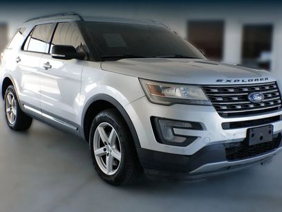 Used 2017 Ford Explorer XLT w/ Equipment Group 202A