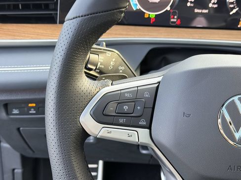 New 2026 Volkswagen Tiguan SEL R-Line AWD/4WD image 25