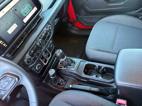 Used 2025 Jeep Wrangler Unlimited Sport AWD/4WD image 40