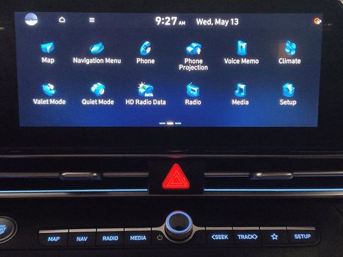 Used 2024 Hyundai Elantra SEL FWD image 25