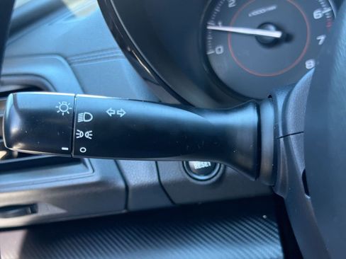 Used 2021 Subaru Crosstrek 2.0i image 27