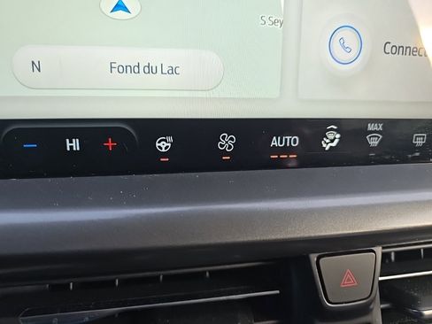 Used 2023 Ford Escape SE image 22