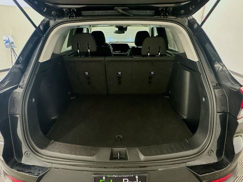 Used 2025 Chevrolet TrailBlazer LT AWD/4WD image 29