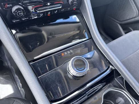 Used 2023 Jeep Grand Cherokee Laredo RWD image 31