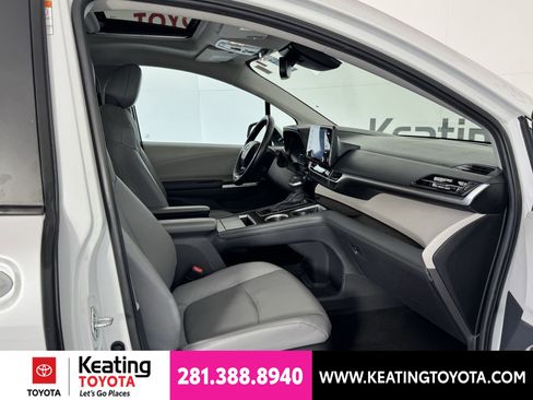 Certified 2024 Toyota Sienna XLE FWD image 23