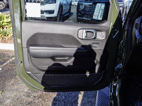 Certified 2022 Jeep Gladiator Overland w/ Trailer Tow Package image 22