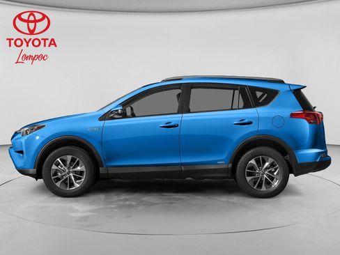 Used 2018 Toyota RAV4 LE image 3