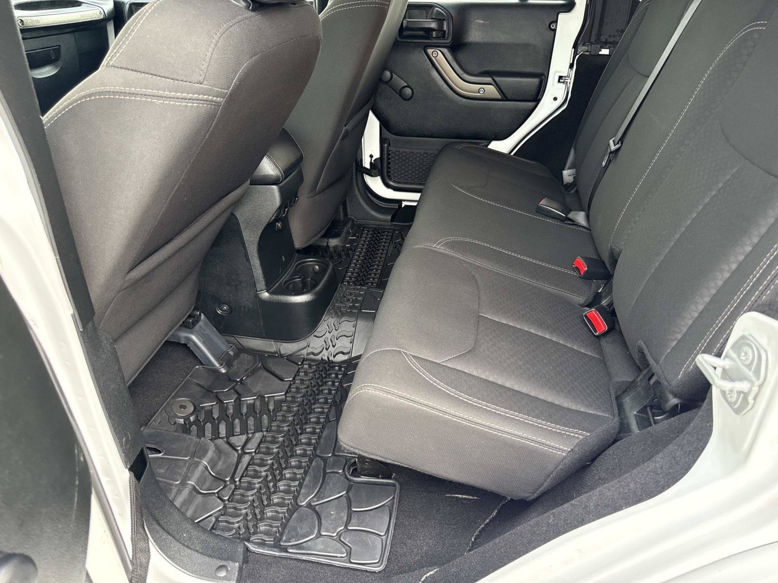 Used 2018 Jeep Wrangler Unlimited Sport AWD/4WD image 22