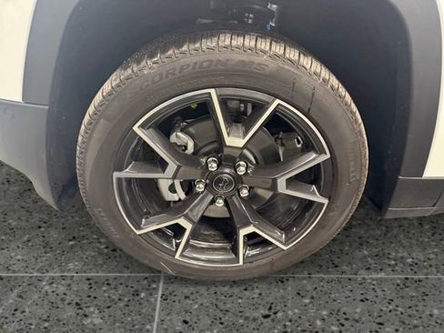 New 2026 Jeep Cherokee Overland image 24