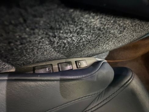 Used 2012 Aston Martin V8 Vantage S image 21