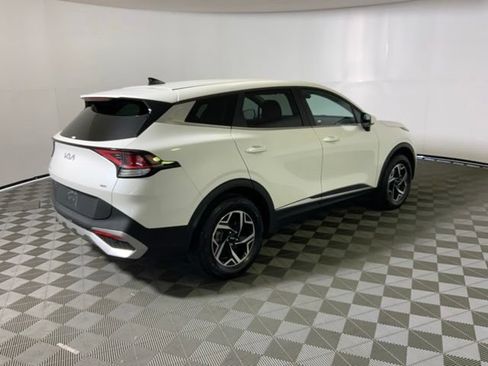 Used 2023 Kia Sportage LX AWD/4WD image 6