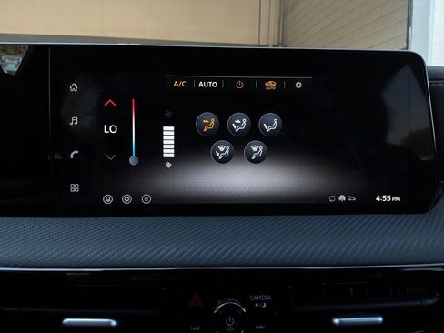 Used 2026 Nissan Kicks SR FWD image 34
