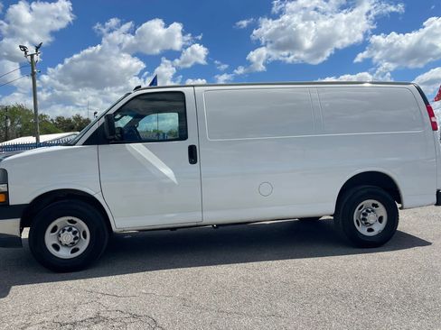 Used 2021 Chevrolet Express 2500 w/ Driver Convenience Package RWD image 2