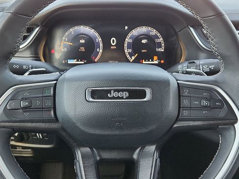 Used 2024 Jeep Grand Cherokee L Limited w/ Luxury Tech Group II image 10