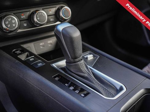 Used 2025 Nissan Kicks SV w/ Illumination Package FWD image 17
