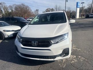 Used 2025 Honda Odyssey Touring video 2