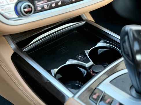 Used 2022 BMW 740i RWD image 40