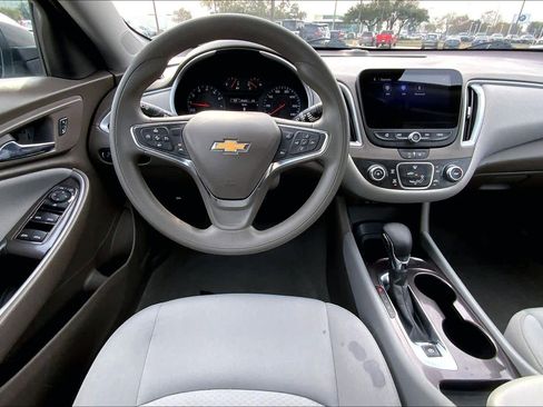 Used 2023 Chevrolet Malibu LS image 6
