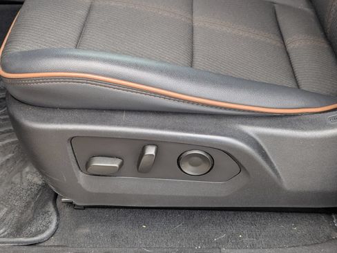 Used 2024 GMC Canyon AT4 w/ Technology Package AWD/4WD image 26