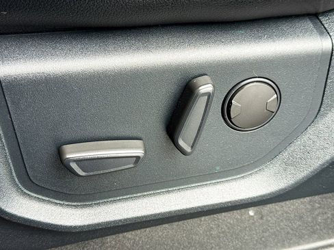 Used 2021 Ford F250 Lariat w/ Lariat Value Package image 23