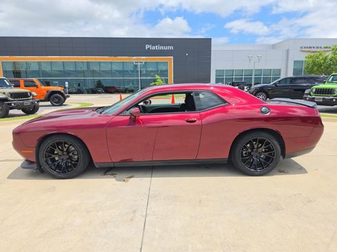 Used 2021 Dodge Challenger GT w/ Blacktop Package RWD image 2
